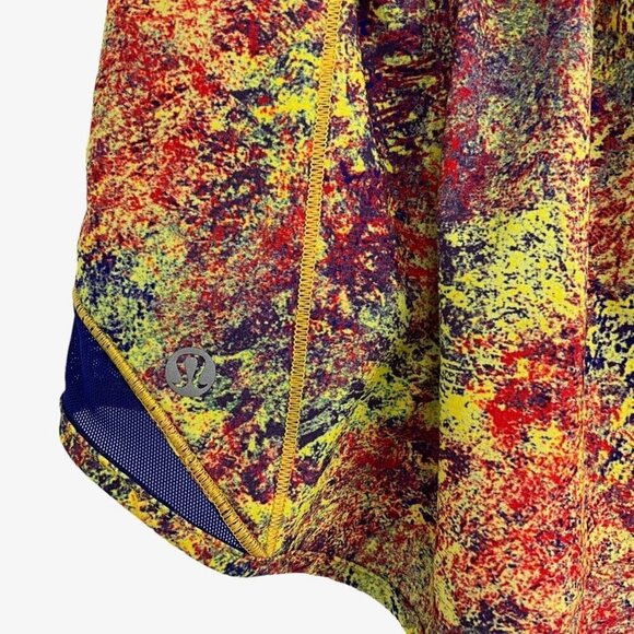 Lululemon Hotty Hot Shorts Woodland Sprint Yellow Multi Pigment Blue Size 4 - Picture 2 of 8